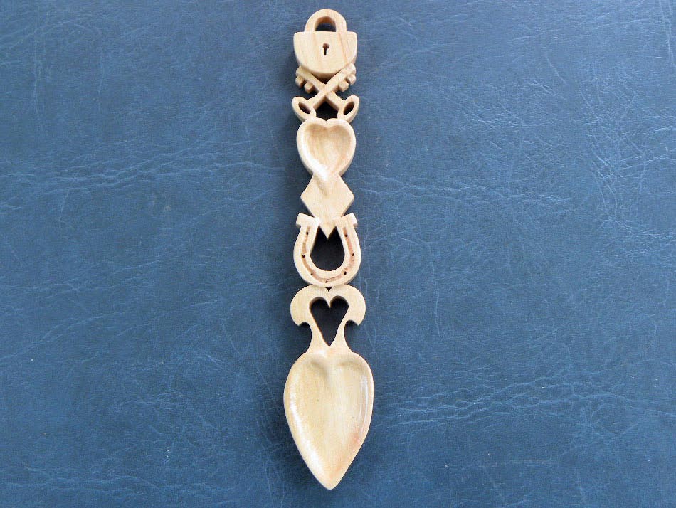 Heart, Horseshoe, Key, & Lock - Sycamore - Scrolled - Item 364