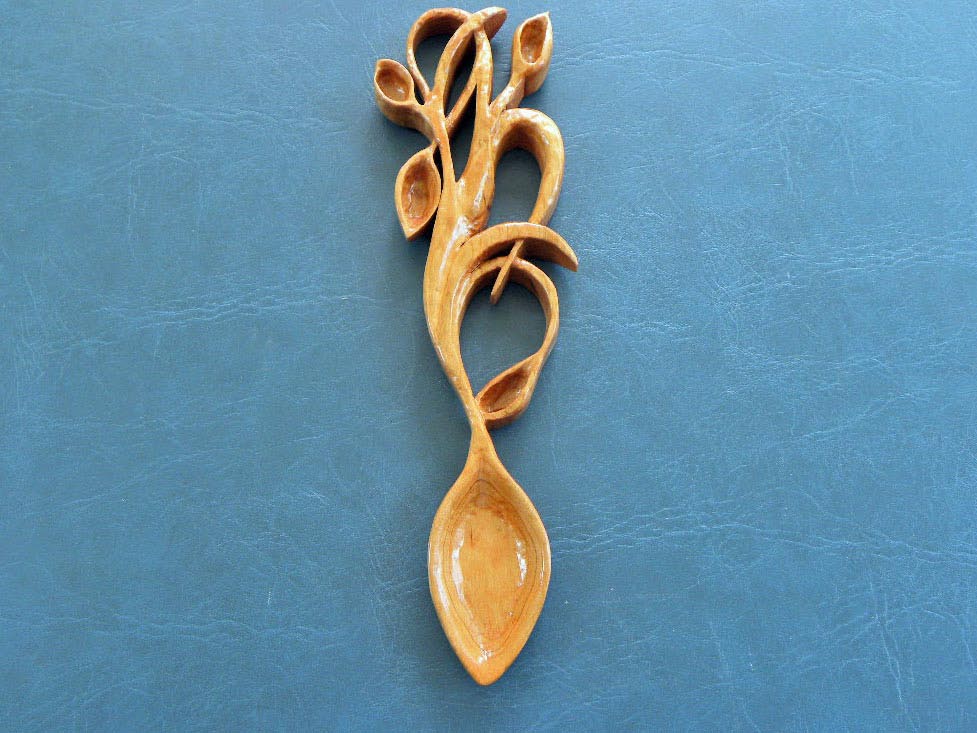 Love Spoon w/ Leaves � Maple � Scrolled & Hand Carved - Item 370